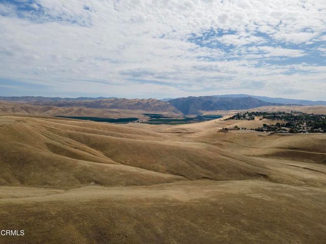 6909 Aquamarine Drive, Bakersfield, CA 93306