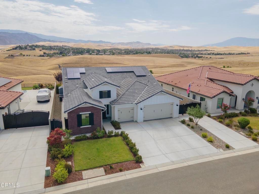 6909 Aquamarine Drive, Bakersfield, CA 93306