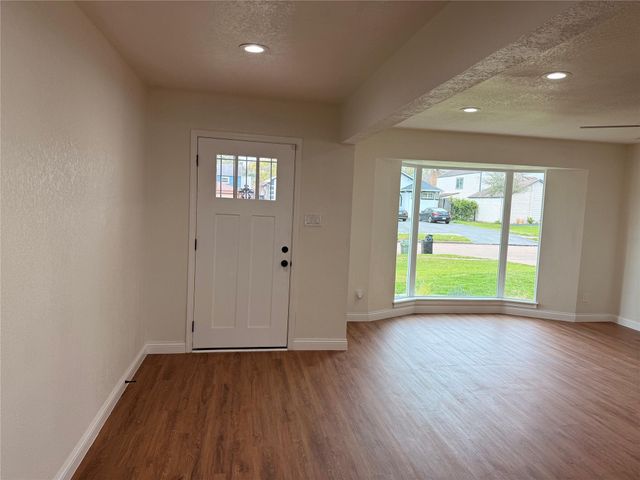 3303 Freshmeadows Drive, Houston, TX 77063