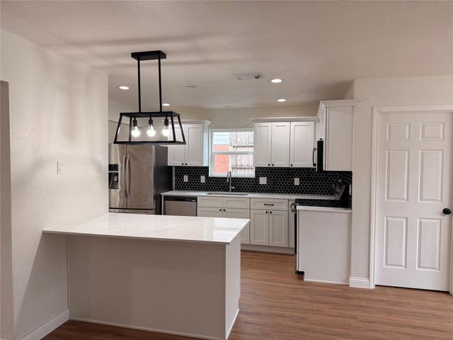 3303 Freshmeadows Drive, Houston, TX 77063