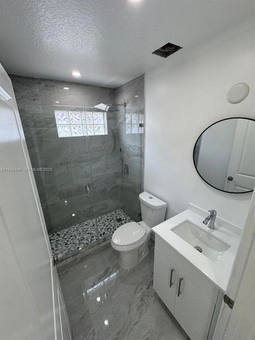 8754 NW 149th Ter, Miami Lakes, FL 33018