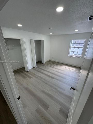 8754 NW 149th Ter, Miami Lakes, FL 33018