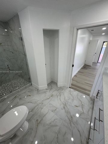 8754 NW 149th Ter, Miami Lakes, FL 33018