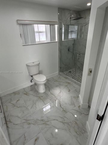 8754 NW 149th Ter, Miami Lakes, FL 33018