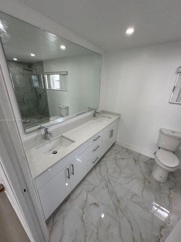 8754 NW 149th Ter, Miami Lakes, FL 33018