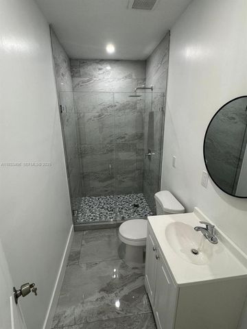 8754 NW 149th Ter, Miami Lakes, FL 33018