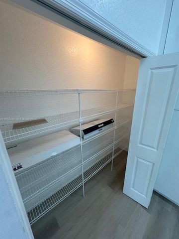 8754 NW 149th Ter, Miami Lakes, FL 33018