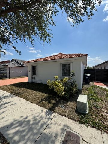 8754 NW 149th Ter, Miami Lakes, FL 33018