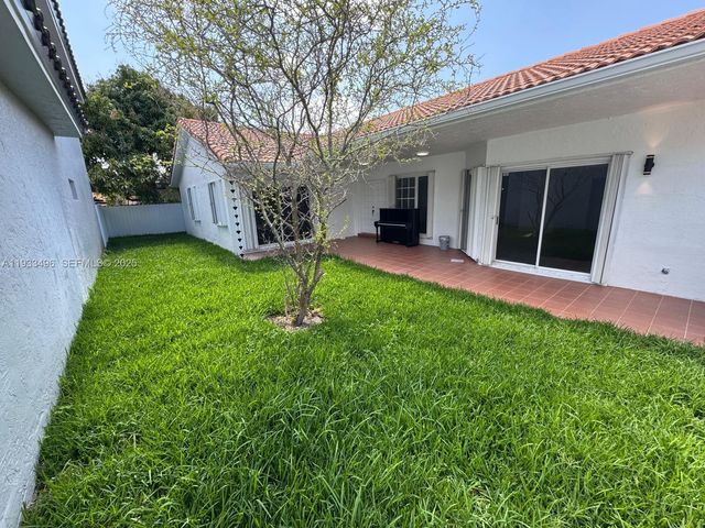 8754 NW 149th Ter, Miami Lakes, FL 33018