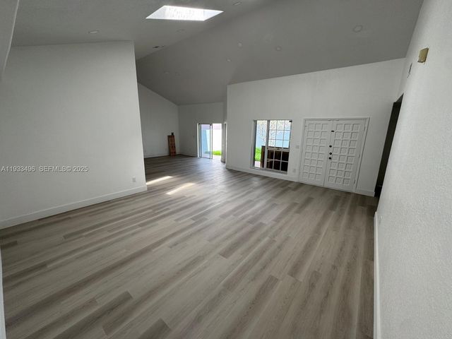 8754 NW 149th Ter, Miami Lakes, FL 33018