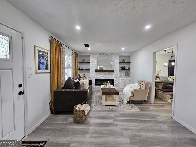 315 Galena Court, Fairburn, GA 30213