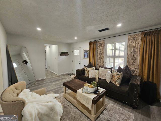 315 Galena Court, Fairburn, GA 30213