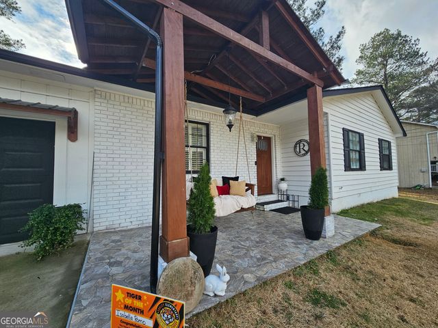 315 Galena Court, Fairburn, GA 30213