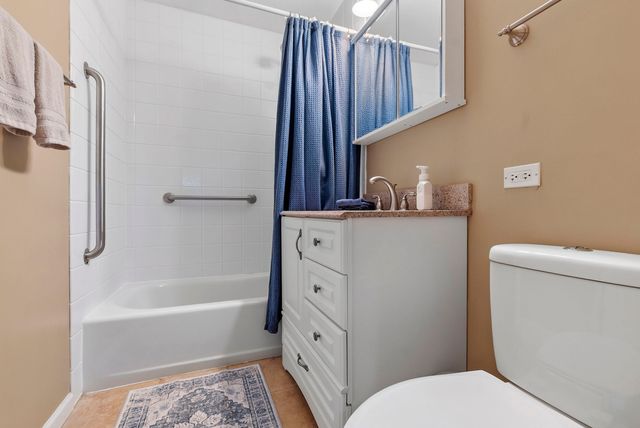 1001 63rd Place, La Grange Highlands, IL 60525