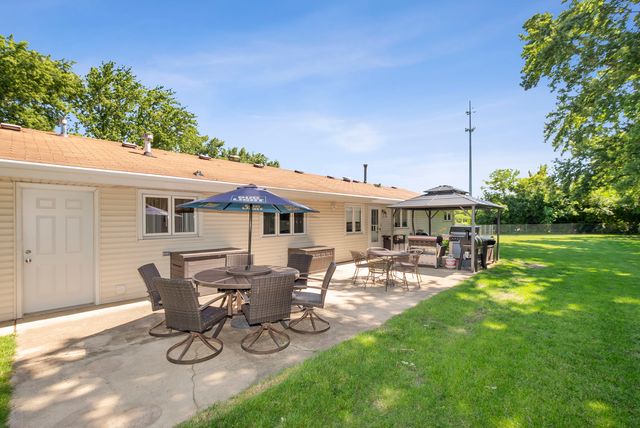 1001 63rd Place, La Grange Highlands, IL 60525