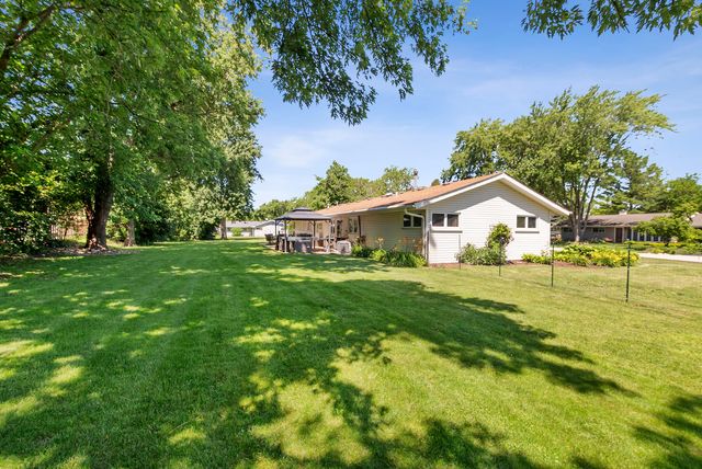 1001 63rd Place, La Grange Highlands, IL 60525