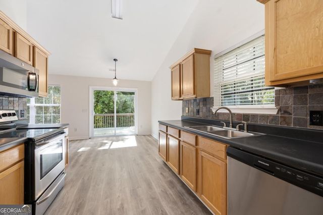 5012 Yellow Stone Drive, Flowery Branch, GA 30542