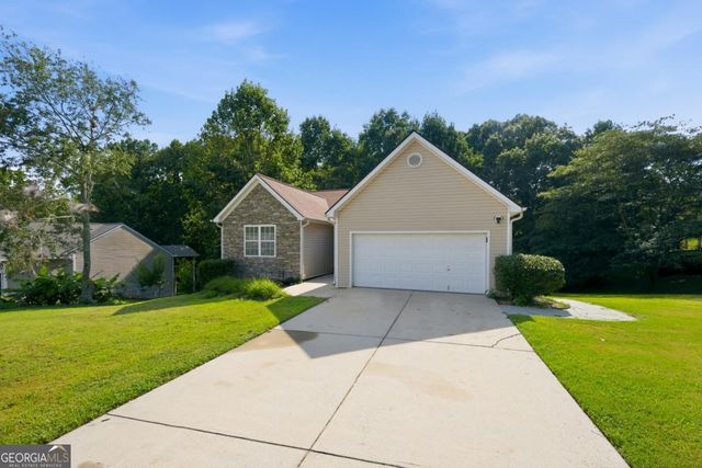 5012 Yellow Stone Drive, Flowery Branch, GA 30542