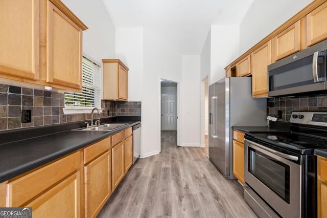 5012 Yellow Stone Drive, Flowery Branch, GA 30542