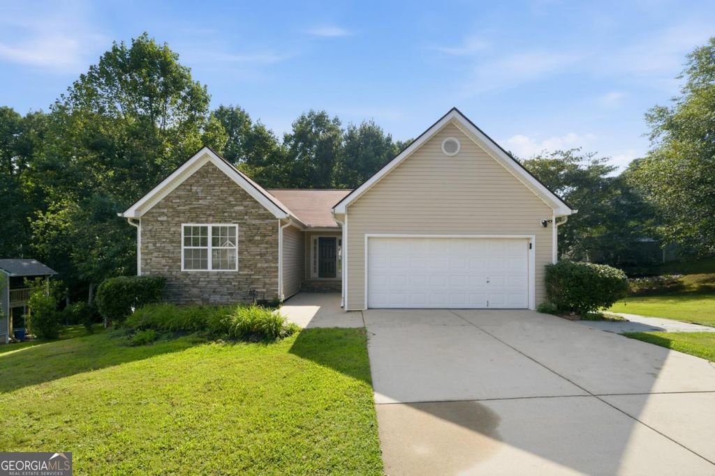 5012 Yellow Stone Drive, Flowery Branch, GA 30542
