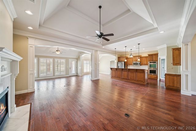 5020 Lake Breeze Road, Grove, OK 74344