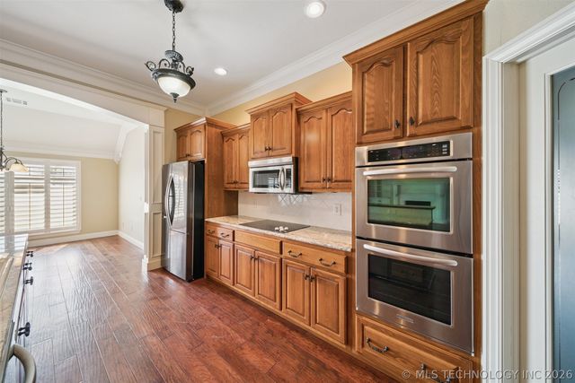 5020 Lake Breeze Road, Grove, OK 74344