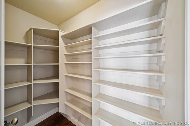 5020 Lake Breeze Road, Grove, OK 74344