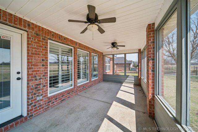 5020 Lake Breeze Road, Grove, OK 74344