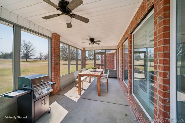 5020 Lake Breeze Road, Grove, OK 74344