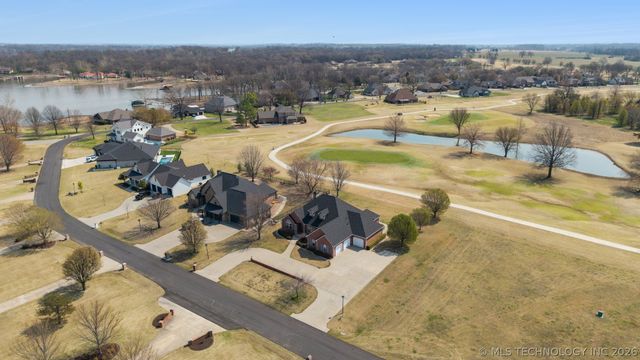 5020 Lake Breeze Road, Grove, OK 74344
