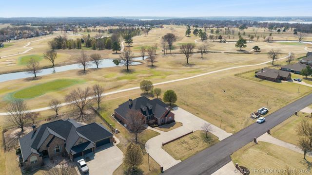 5020 Lake Breeze Road, Grove, OK 74344
