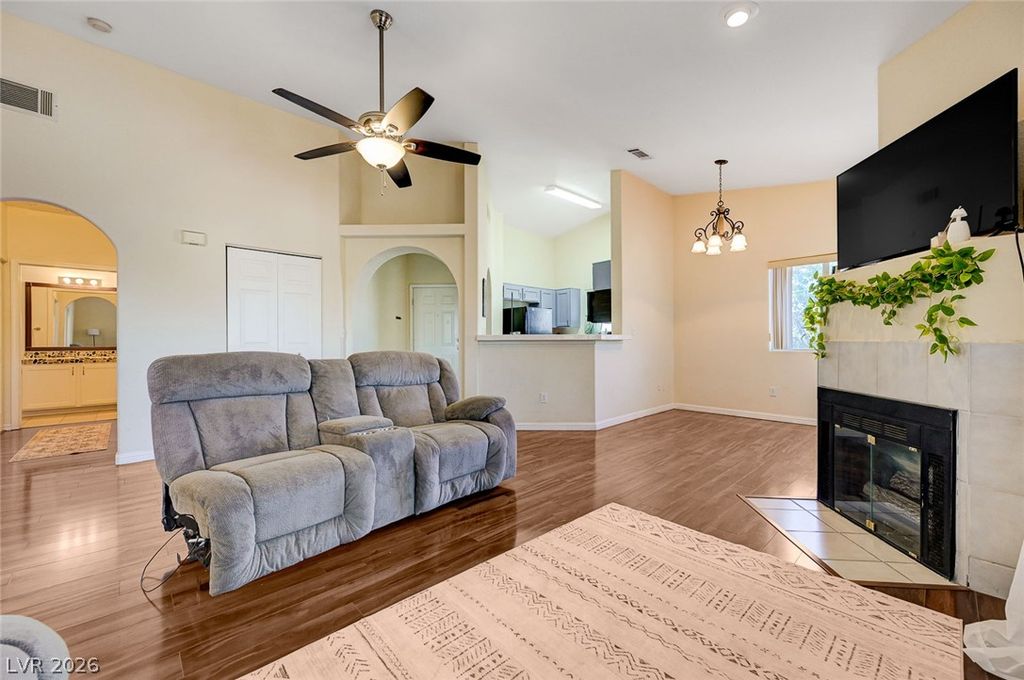 900 Heavenly Hills Court 213, Las Vegas, NV 89145 — exterior