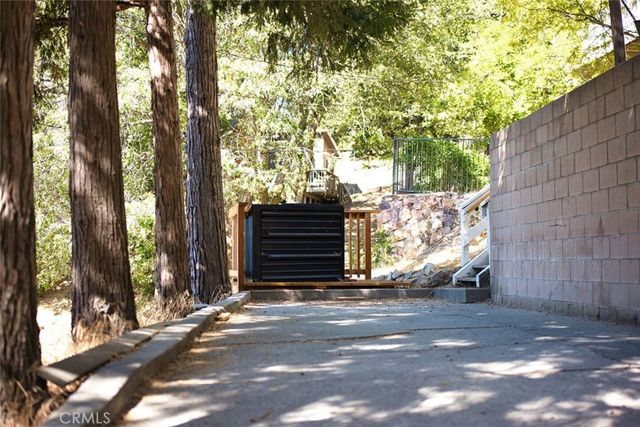 334 Weisshorn Drive, Crestline, CA 92325
