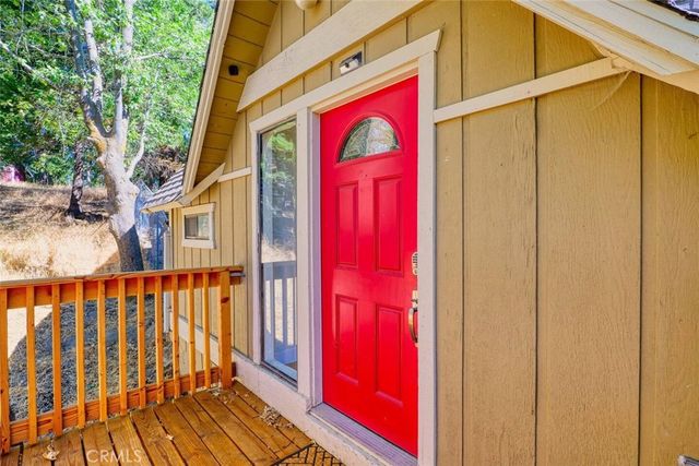 334 Weisshorn Drive, Crestline, CA 92325