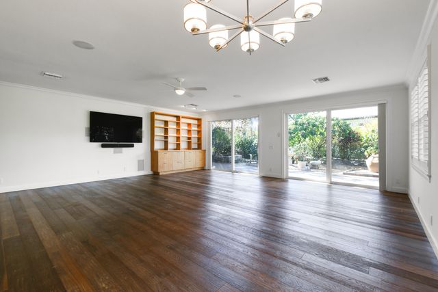 104 Weomi Lane, Jupiter, FL 33458