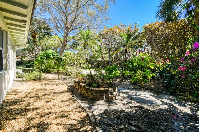 104 Weomi Lane, Jupiter, FL 33458