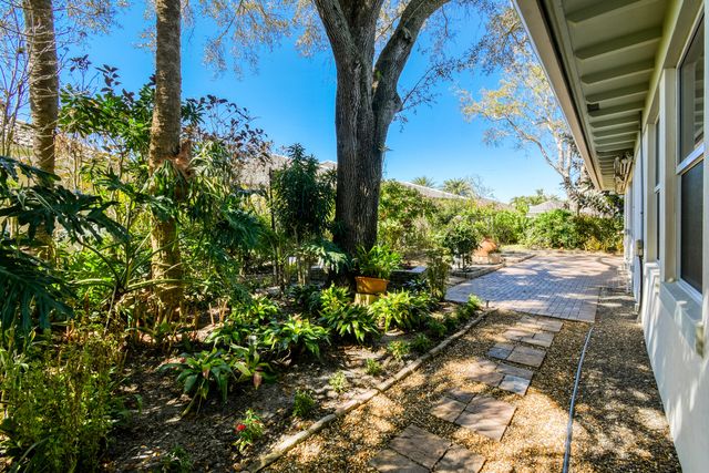 104 Weomi Lane, Jupiter, FL 33458