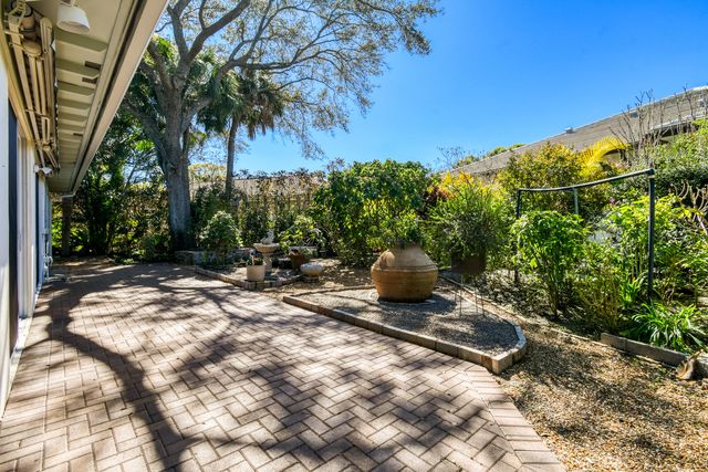 104 Weomi Lane, Jupiter, FL 33458