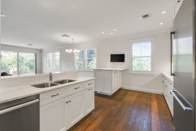 104 Weomi Lane, Jupiter, FL 33458