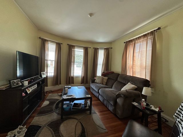 289 Thacher St 1, Milton, MA 02186