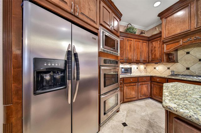 12540 Longmire Lakeview, Conroe, TX 77304