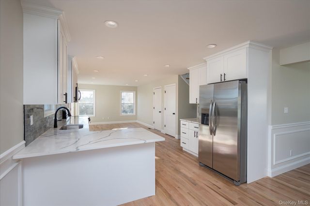 15 Dubois Avenue, Amityville, NY 11701