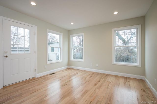 15 Dubois Avenue, Amityville, NY 11701