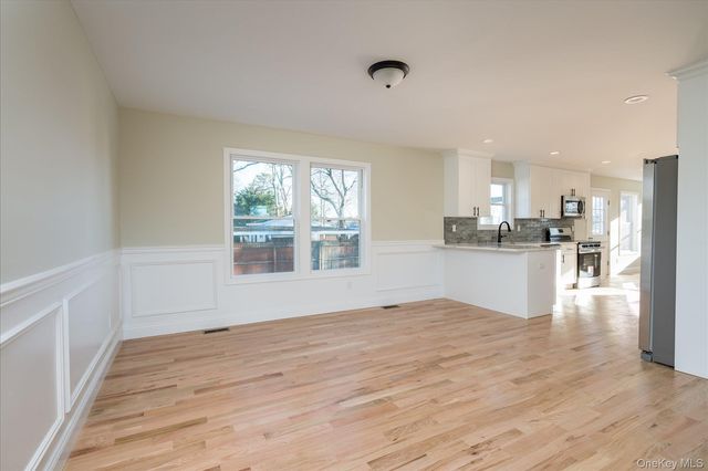 15 Dubois Avenue, Amityville, NY 11701