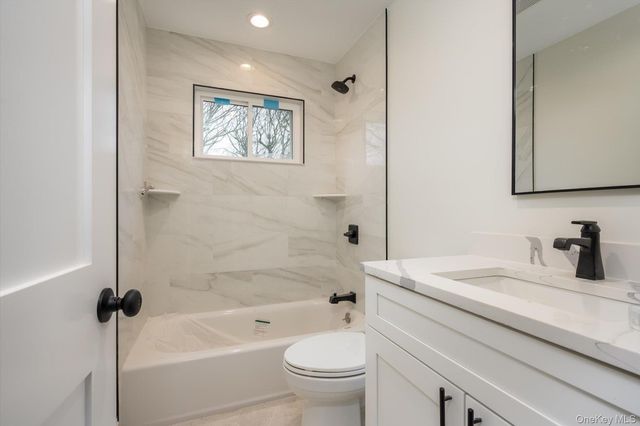 15 Dubois Avenue, Amityville, NY 11701