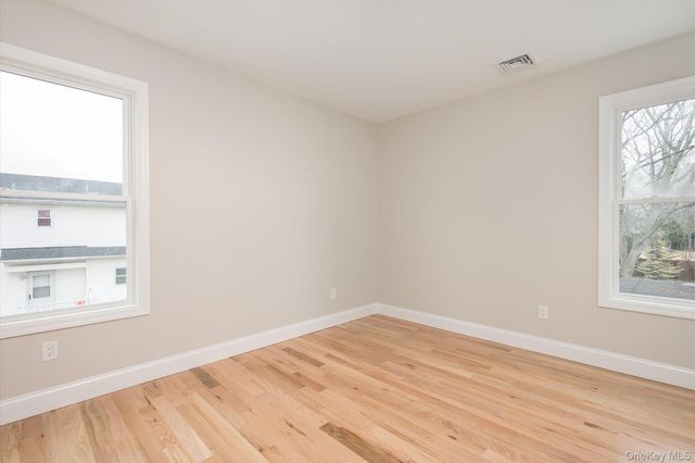 15 Dubois Avenue, Amityville, NY 11701