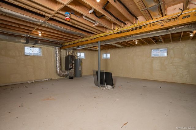 15 Dubois Avenue, Amityville, NY 11701