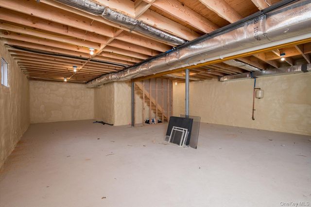 15 Dubois Avenue, Amityville, NY 11701