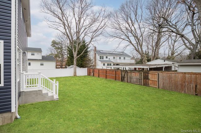 15 Dubois Avenue, Amityville, NY 11701