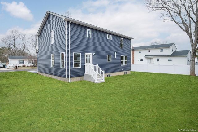 15 Dubois Avenue, Amityville, NY 11701